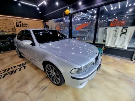 BMW 523i 양주 전체 랩핑 시공 블랙으로 고급스럽게 / 양주시 회정동