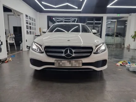 벤츠 E300 송풍구엠비언트 전동트위터 부메스터그릴 블랙박스 아이나비 QXD1 안전과 감성 다양한 시공 가능한곳 / 부산 연제구