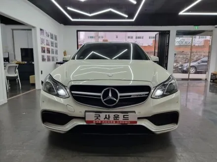 부산 2011 w212 벤츠 e300 엘레강스 안드로이드올인원 엠비언트 조명 무드등 올드카 세련된 느낌아니깐~ / 부산 연제구