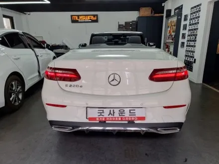 부산 오픈카 블랙박스 벤츠 E220d 카브리올레 2채널 아이나비 블랙박스 전문 시공점 / 부산 연제구