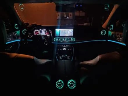 벤츠 E300 송풍구엠비언트 전동트위터 부메스터그릴 블랙박스 아이나비 QXD1 안전과 감성 다양한 시공 가능한곳 / 부산 연제구