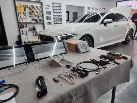 부산 벤츠 CLS450 터치 네비게이션 큐로이 Q300 새롭게 만나는 길안내 동반자를 소개합니다 벤츠성지 굿사운드 / 부산 연제구