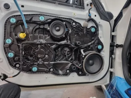 부산 bmw i4 전기차 스피커튜닝 avi 우퍼 하만카돈 옵션 3웨이스피커의 카오디오사운드 변화! / 부산 연제구