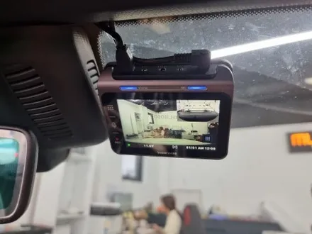 부산 오픈카 블랙박스 벤츠 E220d 카브리올레 2채널 아이나비 블랙박스 전문 시공점 / 부산 연제구