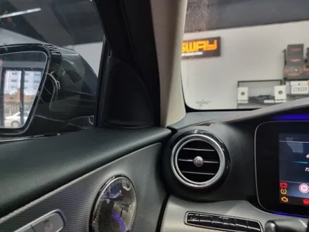 부산 벤츠 E300 w213 송풍구엠비언트 4d 전동트위터 부메스터 내 차가 이렇게 변할수있다니^^ / 부산 연제구