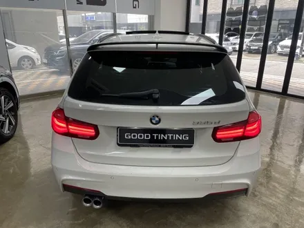 우글거리는 필름 제거하고 쾌적한 후방시야 확보 - BMW 320d 투어링(F31) 썬팅 재시공, 솔라가드프리미엄 퀀텀 / 고양 덕양구 원흥동