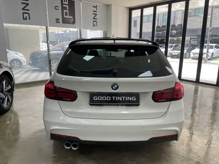 우글거리는 필름 제거하고 쾌적한 후방시야 확보 - BMW 320d 투어링(F31) 썬팅 재시공, 솔라가드프리미엄 퀀텀 / 고양 덕양구 원흥동