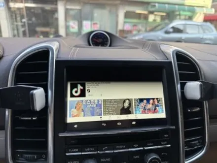 포르쉐 카이앤 m2c200a 안드로이드 셋탑 으로 포르쉐 감성 그대로 t맵과 유튜브, 넷플릭스 모두를 순정 모니터 안으로 심어보자!!!!