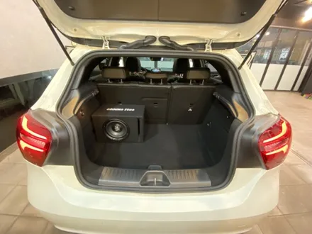 벤츠 A200 안드로이드 셋탑 m2c200 /  그라운드제로 엠프 일체형 서브우퍼 / 자동차생활의 즐거움 안드로이드 셋탑 / 벤츠터치네비게이션
