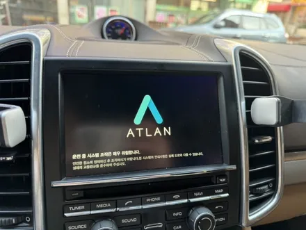 포르쉐 카이앤 m2c200a 안드로이드 셋탑 으로 포르쉐 감성 그대로 t맵과 유튜브, 넷플릭스 모두를 순정 모니터 안으로 심어보자!!!!
