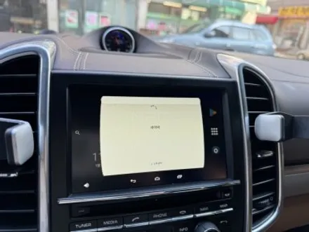 포르쉐 카이앤 m2c200a 안드로이드 셋탑 으로 포르쉐 감성 그대로 t맵과 유튜브, 넷플릭스 모두를 순정 모니터 안으로 심어보자!!!!