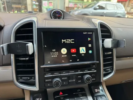 포르쉐 카이앤 m2c200a 안드로이드 셋탑 으로 포르쉐 감성 그대로 t맵과 유튜브, 넷플릭스 모두를 순정 모니터 안으로 심어보자!!!!