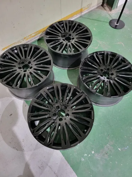 BENZ 벤츠 S560 20인치 휠복원기 (경기광주 휠복원 휠수리 휠도색 휠도장 휠재도색 휠재도장 휠용접 휠크랙 크랙수리 휠깨짐 다크쉐도우 다크하이퍼실버 제네시스휠색깔) / 경기광주 장지동