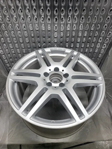 BENZ E250(W212) 벤츠 E250 18인치 휠복원기 (경기광주 휠수리 휠복원 휠도색 휠도장 휠재도색 다이아몬드컷팅 휠박리 산소박리 실버) / 경기광주 장지동