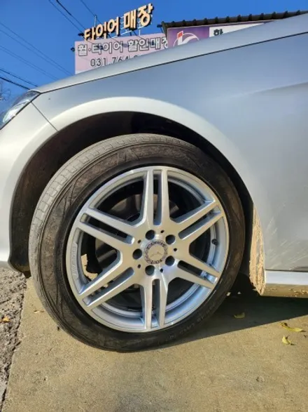 BENZ E250(W212) 벤츠 E250 18인치 휠복원기 (경기광주 휠수리 휠복원 휠도색 휠도장 휠재도색 다이아몬드컷팅 휠박리 산소박리 실버) / 경기광주 장지동