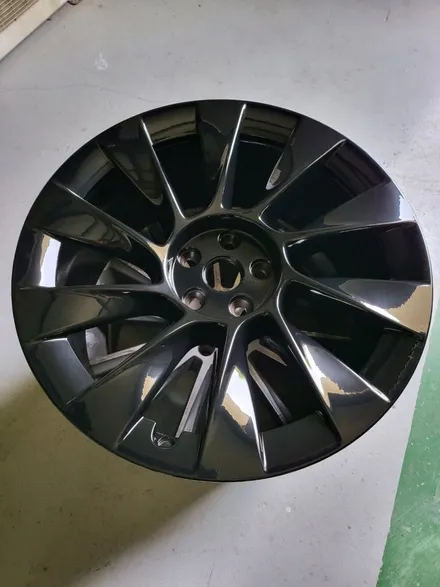 Tesla Model Y 20인치 인덕션휠 블랙반무광 휠복원기 (경기광주 휠수리 휠복원) - 스크레치복원, 멧블랙, 메트블랙, 반무광, 휠재도장, 분체도장 / 경기광주 장지동
