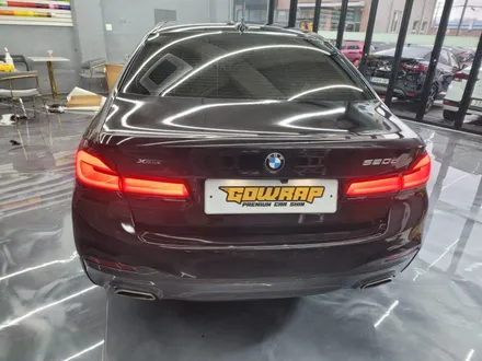 광주 랩핑 BMW 5시리즈 전체랩핑 에이버리슈프림 유광블랙 / 광주 서구 치평동