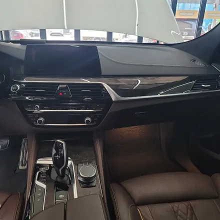 광주 랩핑 BMW 6GT 키드니그릴 랩핑 실내 티타늄 브러쉬 전체 랩핑 / 광주 서구 치평동