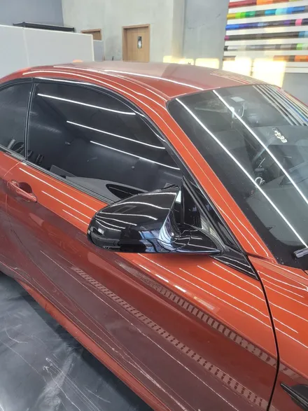 광주랩핑 BMW M2 부분랩핑 에이버리 슈프림 유광블랙 사이드미러&스트럿바 부분시공 / 광주 서구 치평동