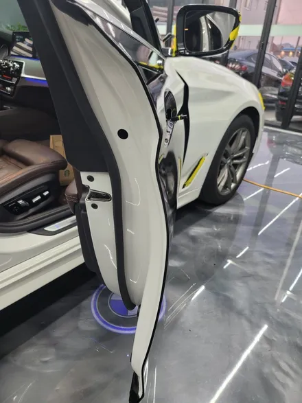 광주 랩핑 BMW 5시리즈 전체랩핑 에이버리슈프림 유광블랙 / 광주 서구 치평동