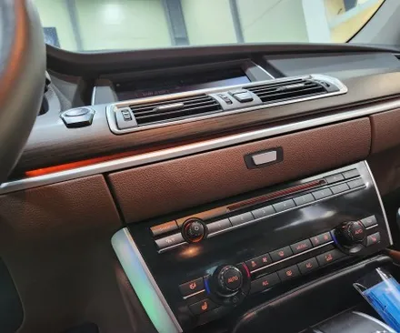부산 BMW 5GT 순정과는 다른 확실한 존재감을 뽐내는 무빙 엠비언트 / 부산 강서구
