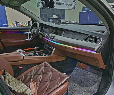 부산 BMW 5GT 순정과는 다른 확실한 존재감을 뽐내는 무빙 엠비언트 / 부산 강서구