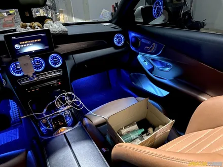 벤츠 w205 c클래스 카브리올레 빈약한 순정 엠비언트 확실한 광량으로 업그레이드! / 용인시 처인구 포곡읍