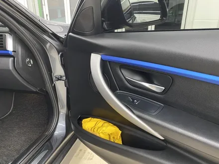 대구 자동차 랩핑 전문점에서 BMW 320d 실내 카본 시공 했습니다. / 대구 남구 봉덕동