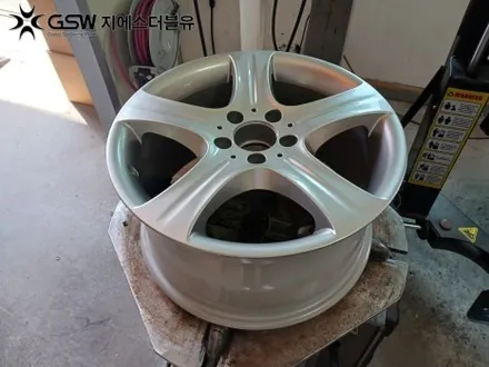 벤츠휠가격 E250 CDI 17인치 실버 스크래치 휠복원 작업 후기 / 성남시 시흥동
