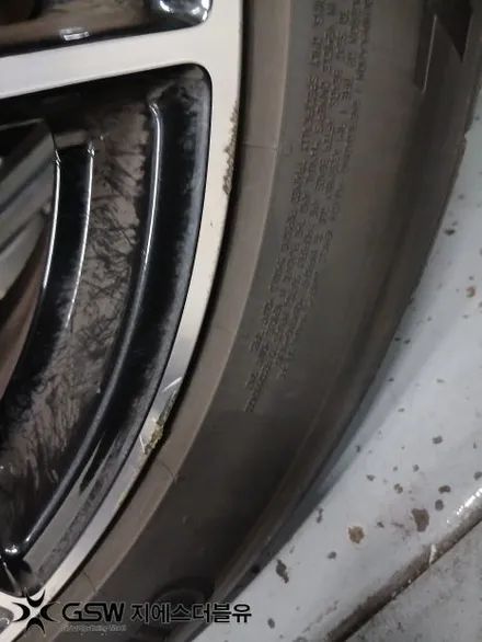 판교 벤츠 GLC43 AMG 휠 복원, 미세 스크래치까지 완벽 제거! 20인치 다이아컷팅의 정석 / 성남시 시흥동