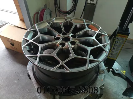 수원휠복원 제네시스 G80 19인치 휠 표면 떨어짐 상처로 인한 휠복원 및 휠도색 작업 후기 / 성남시 시흥동