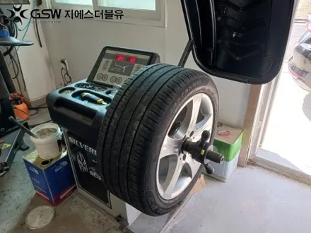 벤츠휠가격 E250 CDI 17인치 실버 스크래치 휠복원 작업 후기 / 성남시 시흥동