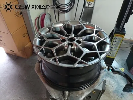 서울 휠수리 제네시스 G80 19인치휠 반광 스크래치 휠수리 작업 후기 / 성남시 시흥동