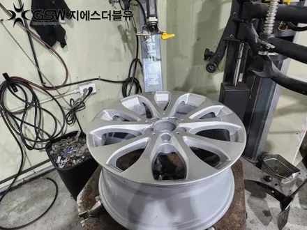 하남 벤츠 휠복원 E클래스 18인치휠 실버 스크래치 휠복원 장착 작업 후기 / 성남시 시흥동