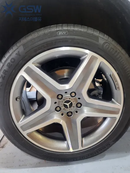 벤츠 GLE 350d 20인치 휠복원 찍히고 긁힌 상처 완벽하게 휠복원수리 지에스더블유수원점 / 성남시 시흥동