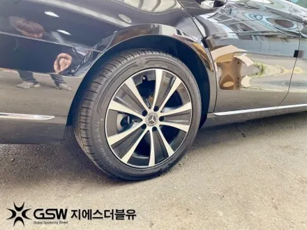 수원 벤츠 휠복원 E300 18인치 휠 스크래치로 인한 다이아컷팅 휠복원 / 성남시 시흥동