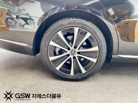 수원 벤츠 휠복원 E300 18인치 휠 스크래치로 인한 다이아컷팅 휠복원 / 성남시 시흥동