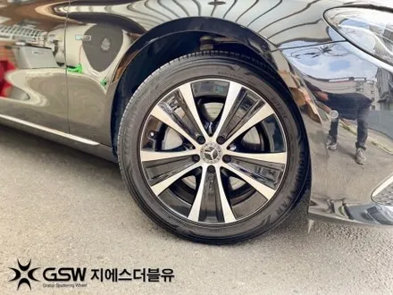 수원 벤츠 휠복원 E300 18인치 휠 스크래치로 인한 다이아컷팅 휠복원 / 성남시 시흥동