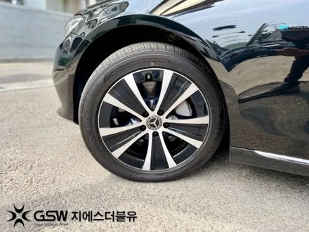 수원 벤츠 휠복원 E300 18인치 휠 스크래치로 인한 다이아컷팅 휠복원 / 성남시 시흥동