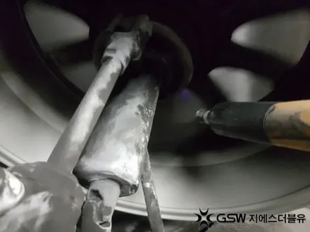 벤츠 휠복원 E220D 18인치휠 실버 스크래치 수원 휠복원 / 성남시 시흥동