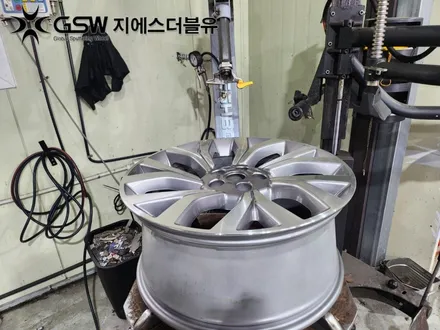 판교 랜드로버 순정 21인치휠 다이아컷팅 휠 복원 잘하는 곳 추천드립니다! / 성남시 시흥동