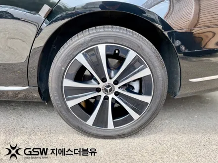 수원 벤츠 휠복원 E300 18인치 휠 스크래치로 인한 다이아컷팅 휠복원 / 성남시 시흥동