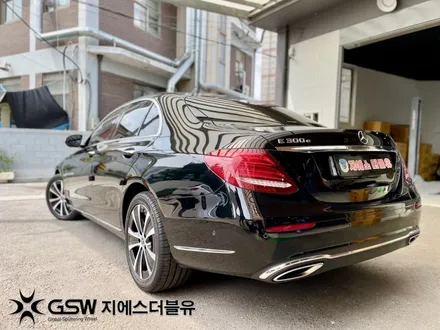 수원 벤츠 휠복원 E300 18인치 휠 스크래치로 인한 다이아컷팅 휠복원 / 성남시 시흥동