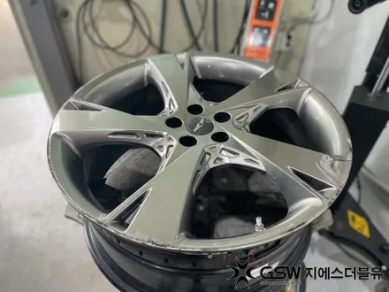 부산 제네시스 GV80 22인치휠 반광 스퍼터링 휠복원 작업 잘하는 업체! GSW! / 성남시 시흥동