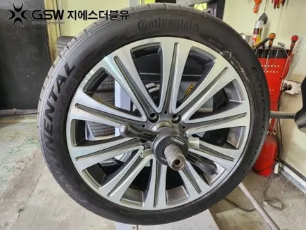 벤츠 E450 19인치휠 다이아컷팅 수원 휠복원 잘하는 업체! 지에스 더블유! / 성남시 시흥동