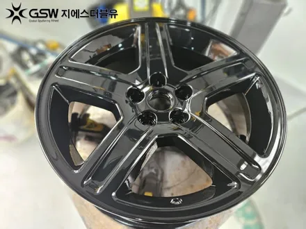 수원 크라이슬러 300C 18인치휠 순정휠에서 블랙유광 휠도색 작업 후기 / 성남시 시흥동