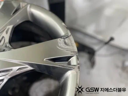 부산 제네시스 GV80 22인치휠 반광 스퍼터링 휠복원 작업 잘하는 업체! GSW! / 성남시 시흥동