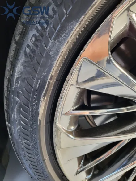 렉서스 LS500 20인치 휠복원 화이트 크롬휠도색 지에스더블유 수원점 / 성남시 시흥동