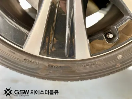 수원 벤츠 휠복원 E300 18인치 휠 스크래치로 인한 다이아컷팅 휠복원 / 성남시 시흥동