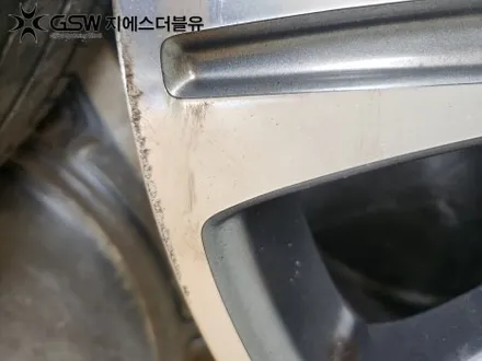 벤츠 E450 19인치휠 다이아컷팅 수원 휠복원 잘하는 업체! 지에스 더블유! / 성남시 시흥동